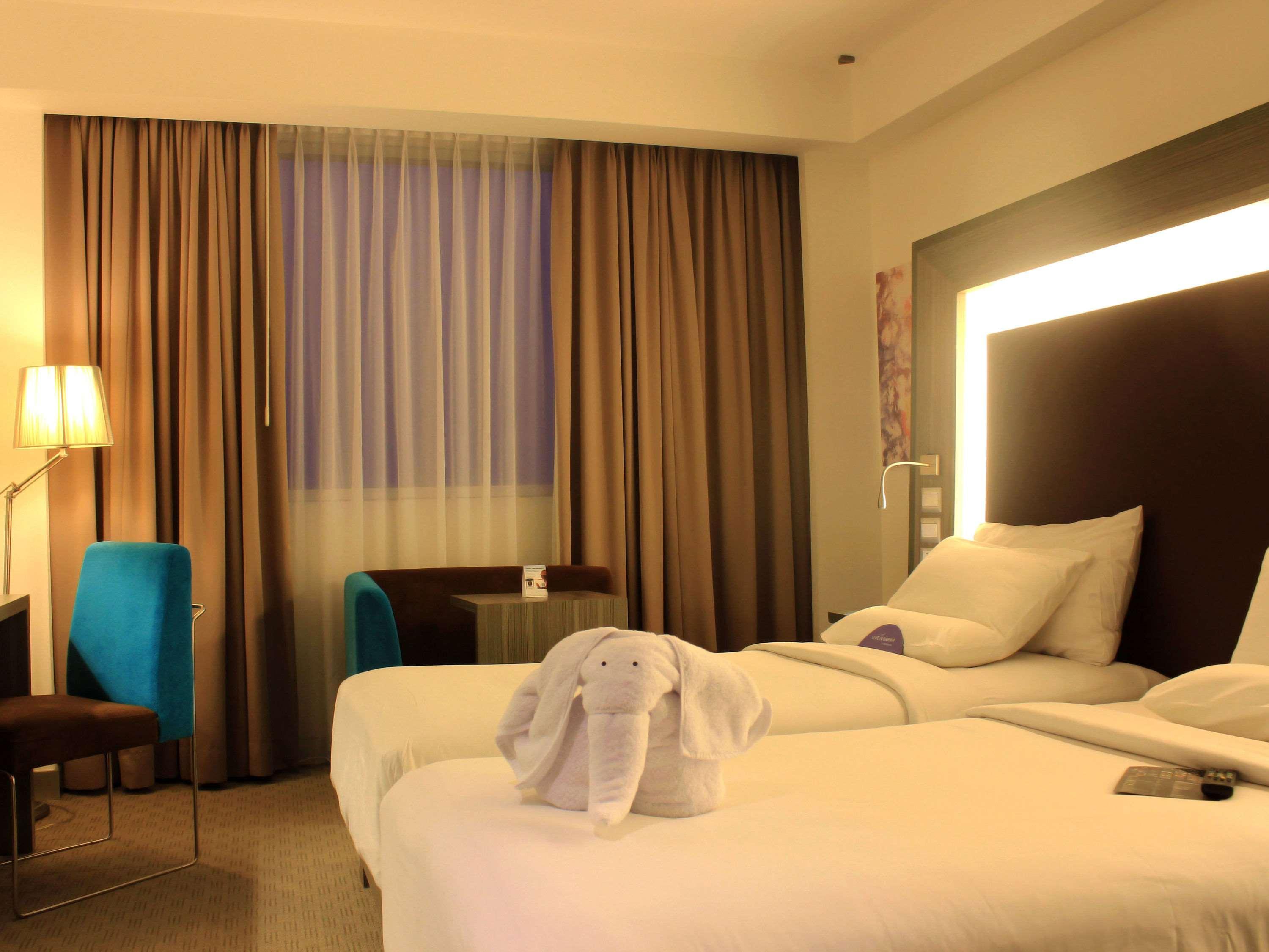 Novotel Bangka Hotel & Convention Center Pangkal Pinang Exterior foto