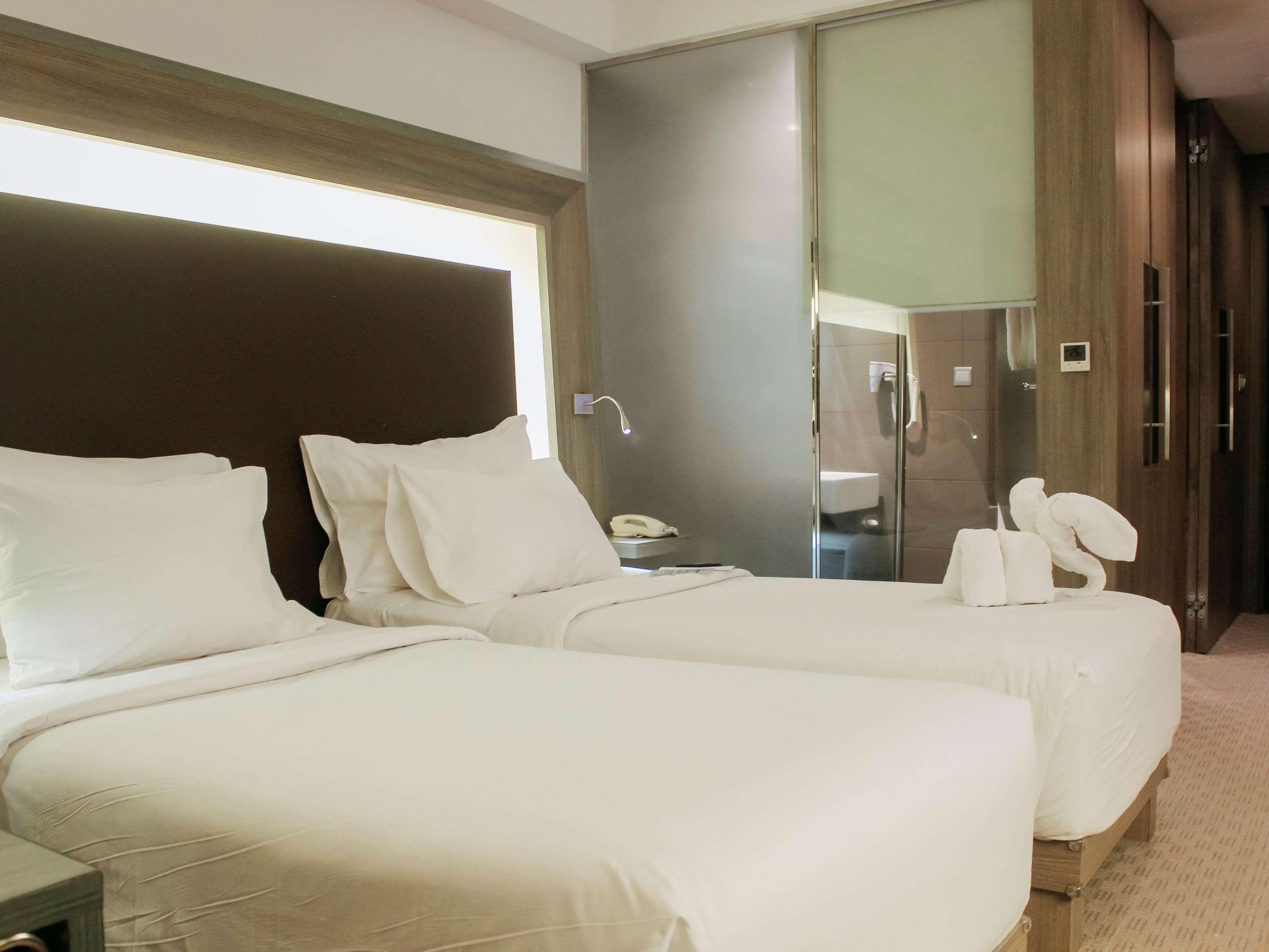 Novotel Bangka Hotel & Convention Center Pangkal Pinang Exterior foto