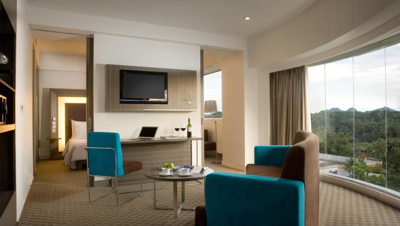 Novotel Bangka Hotel & Convention Center Pangkal Pinang Exterior foto